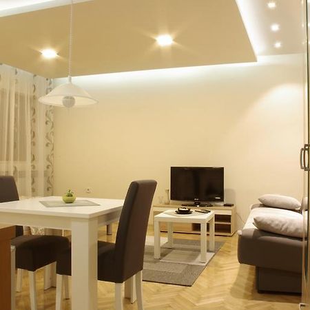 Square Studio Apartment Ниш Екстер'єр фото