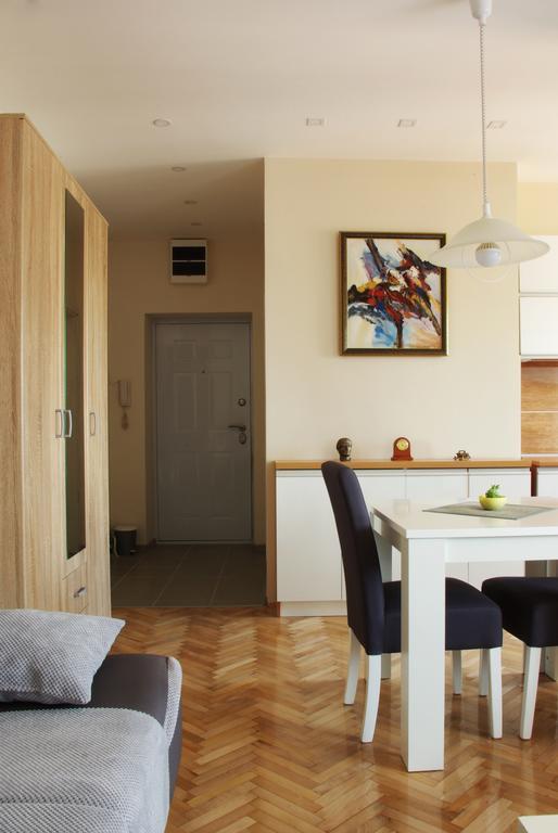 Square Studio Apartment Ниш Екстер'єр фото