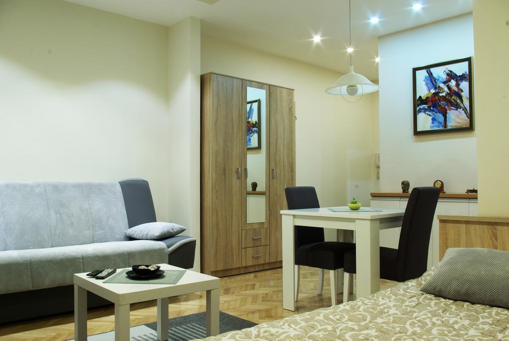 Square Studio Apartment Ниш Екстер'єр фото