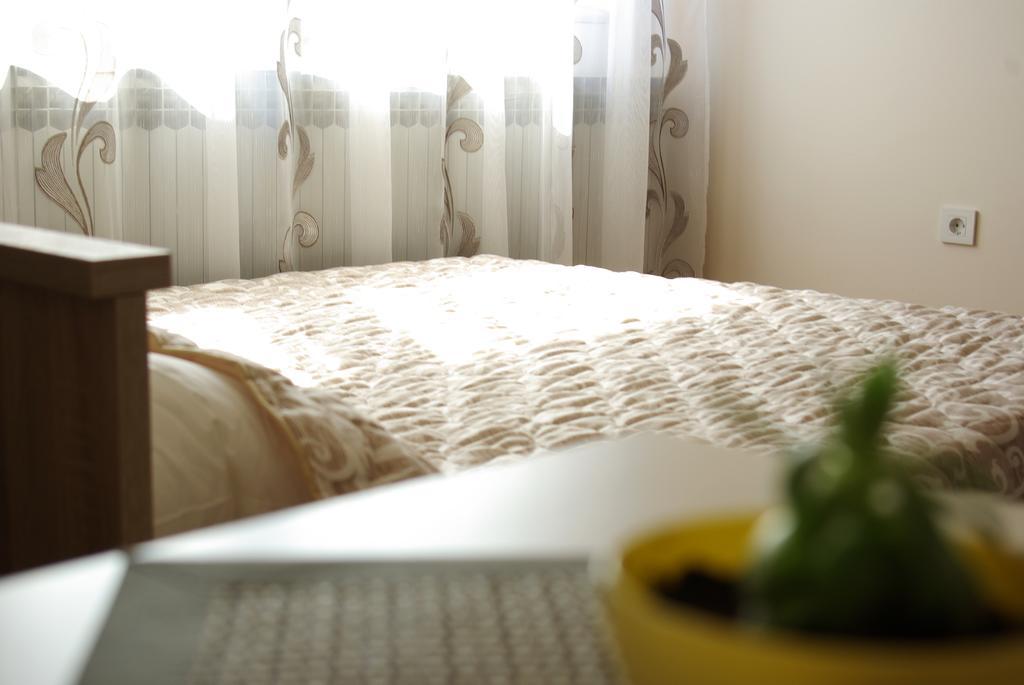 Square Studio Apartment Ниш Екстер'єр фото