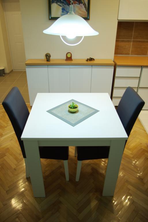Square Studio Apartment Ниш Екстер'єр фото