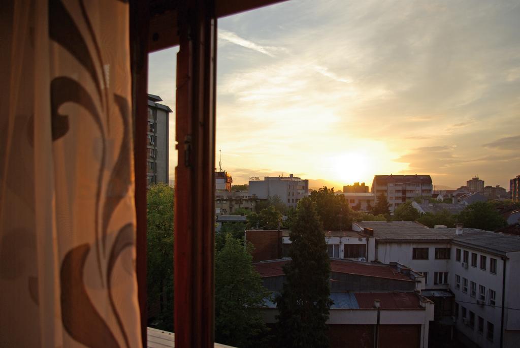 Square Studio Apartment Ниш Екстер'єр фото